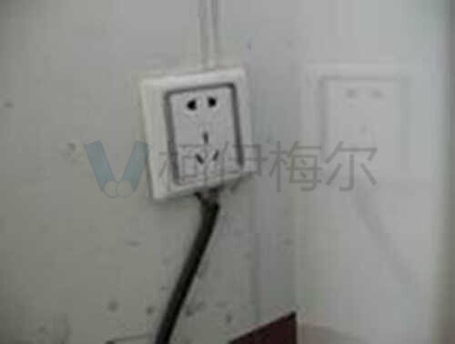 電源線直接與房間供電相連，電流過大發(fā)熱存安全隱患